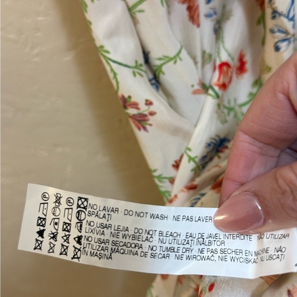 Zara 100% Silk Cream Floral Dress with Ruffled Flutter Sleeves size XS - Picture 7 of 8